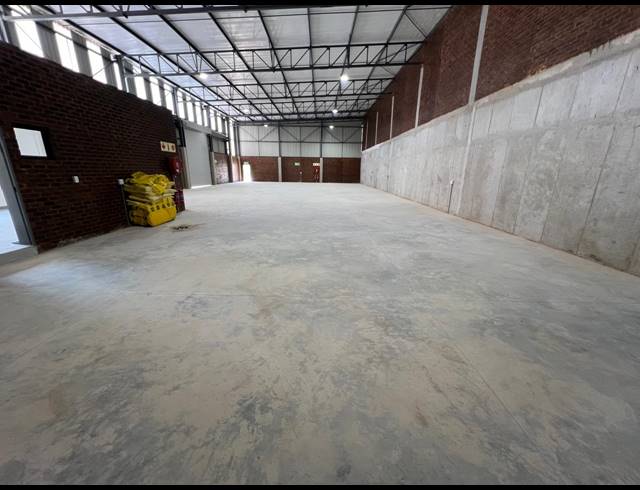 495M² WAREHOUSE TO LET IN LASER PARK